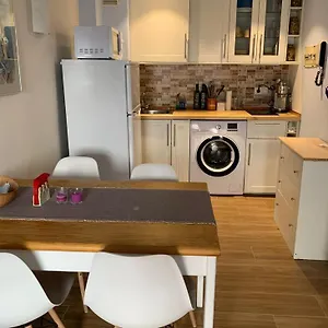 Cosy In L Escala, 7 Mins Walk To The Closest Beach, Riells Apartamento L' Escala